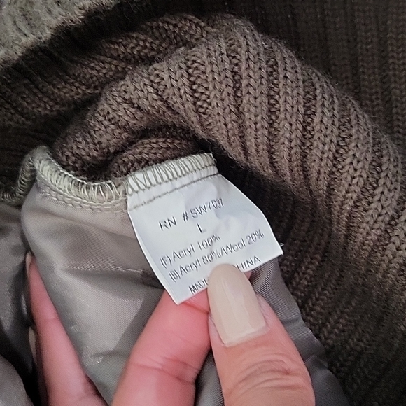 Women's Jacket - Picture 5 of 7